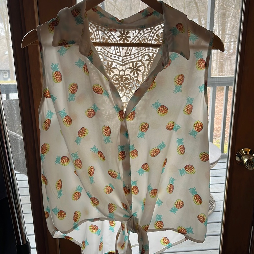 Pineapple sleeveless twist tie crochet top button down